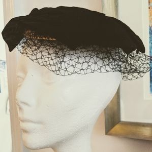 Fascinator cocktail hat/topper